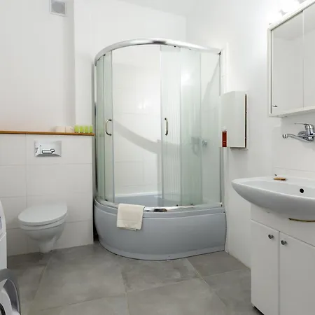 Marina Standard شقة غدينيا